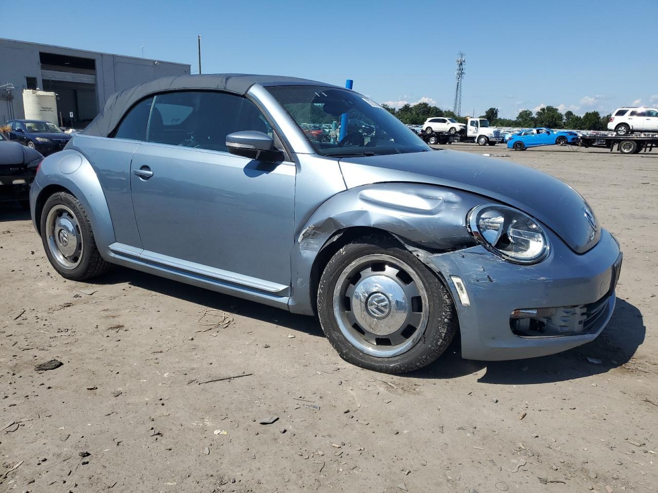 2016 Volkswagen Beetle S/Se - Фото 4