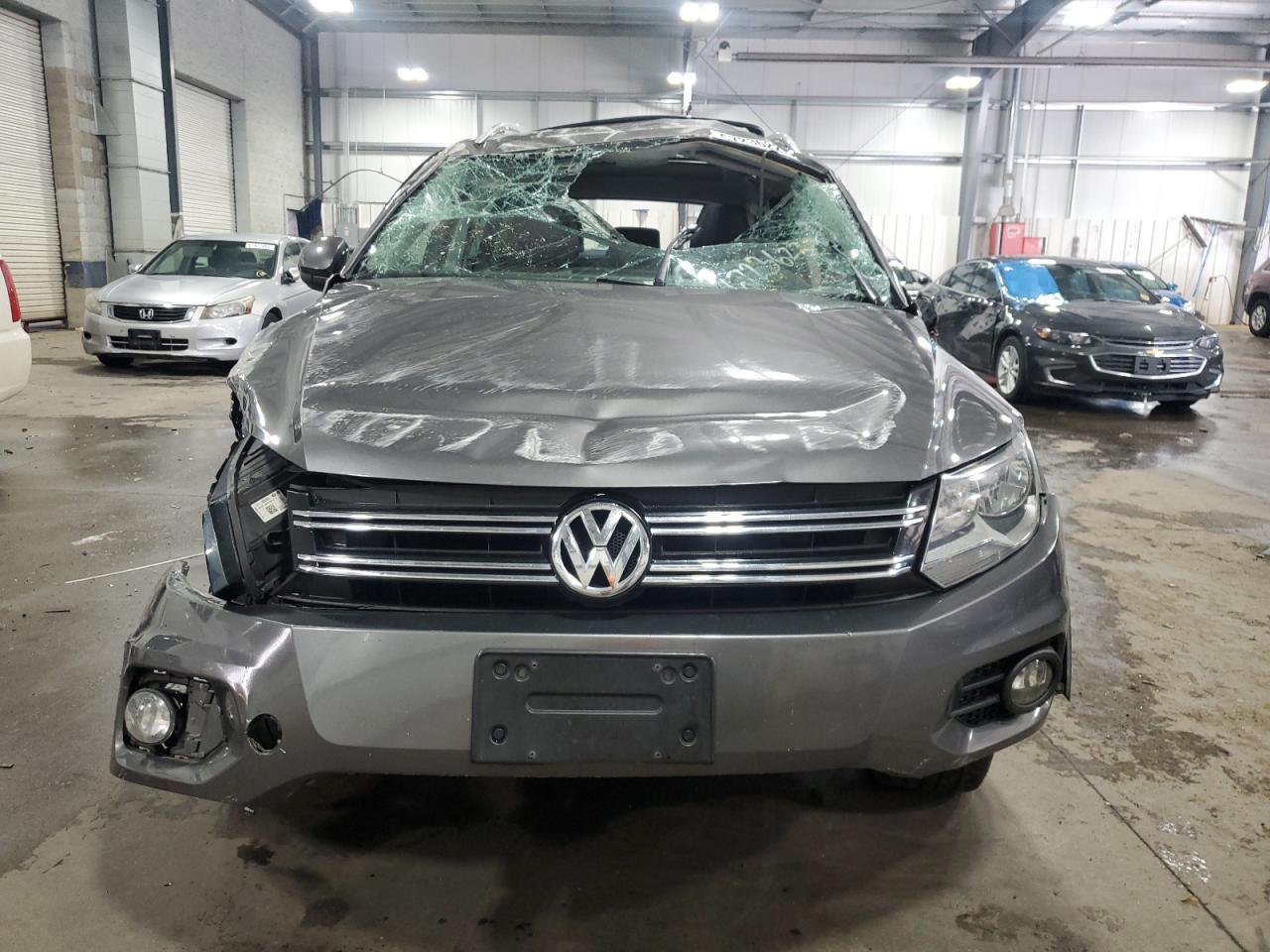 2015 Volkswagen Tiguan S - Image 5