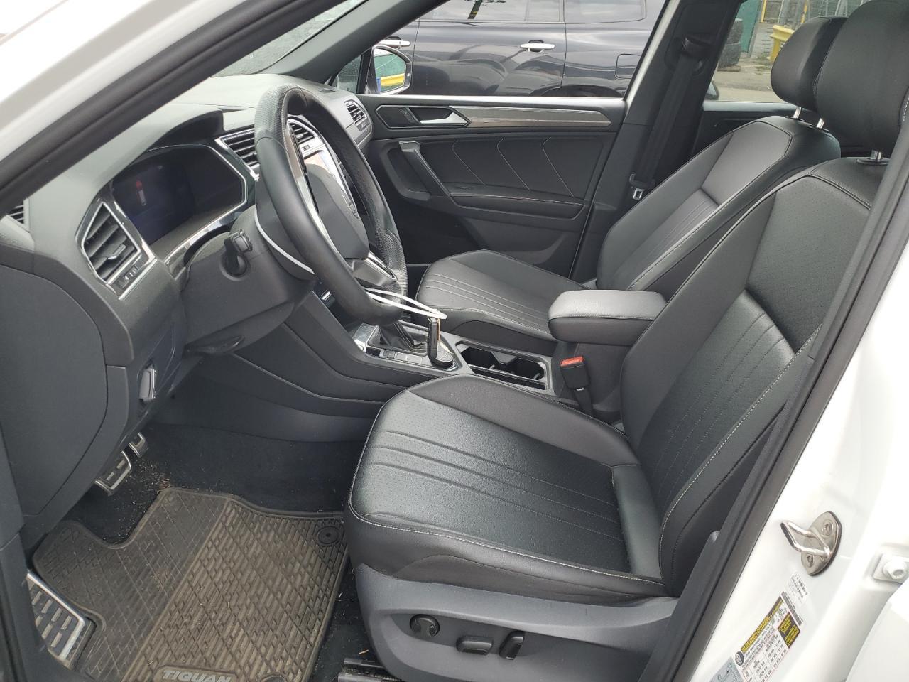2022 Volkswagen Tiguan Se R-Line Black - Image 7