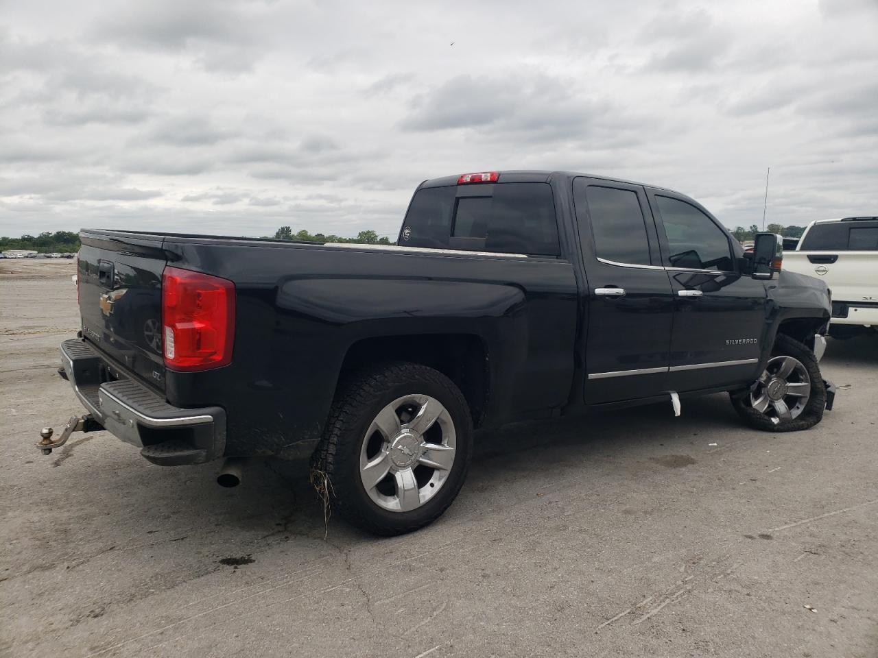 2017 Chevrolet Silverado K1500 Ltz - Image 3