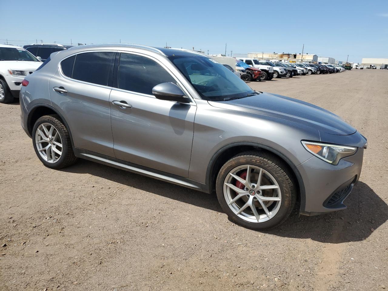 2018 Alfa Romeo Stelvio Ti - Image 4