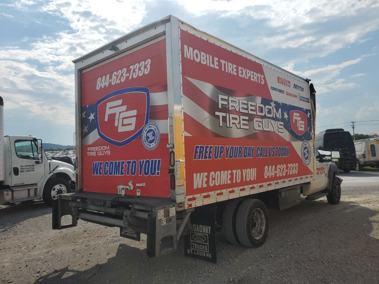 2016 Ford F550 Super Duty Box Truck - Фото 4