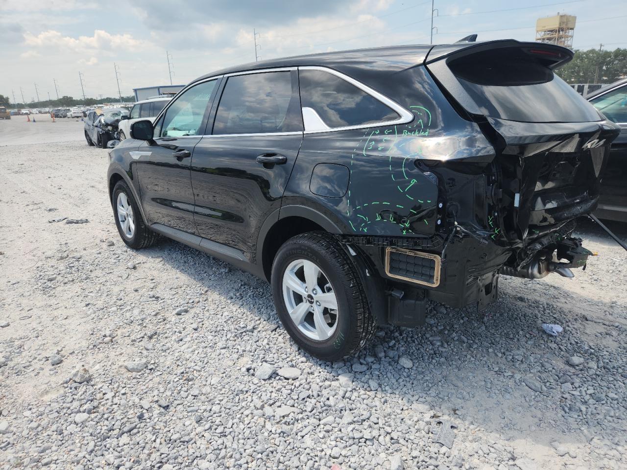 2025 Kia Sorento Lx - Image 2