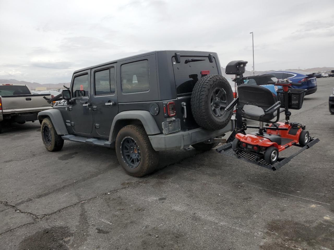 2010 Jeep Wrangler Unlimited Sport - Фото 2