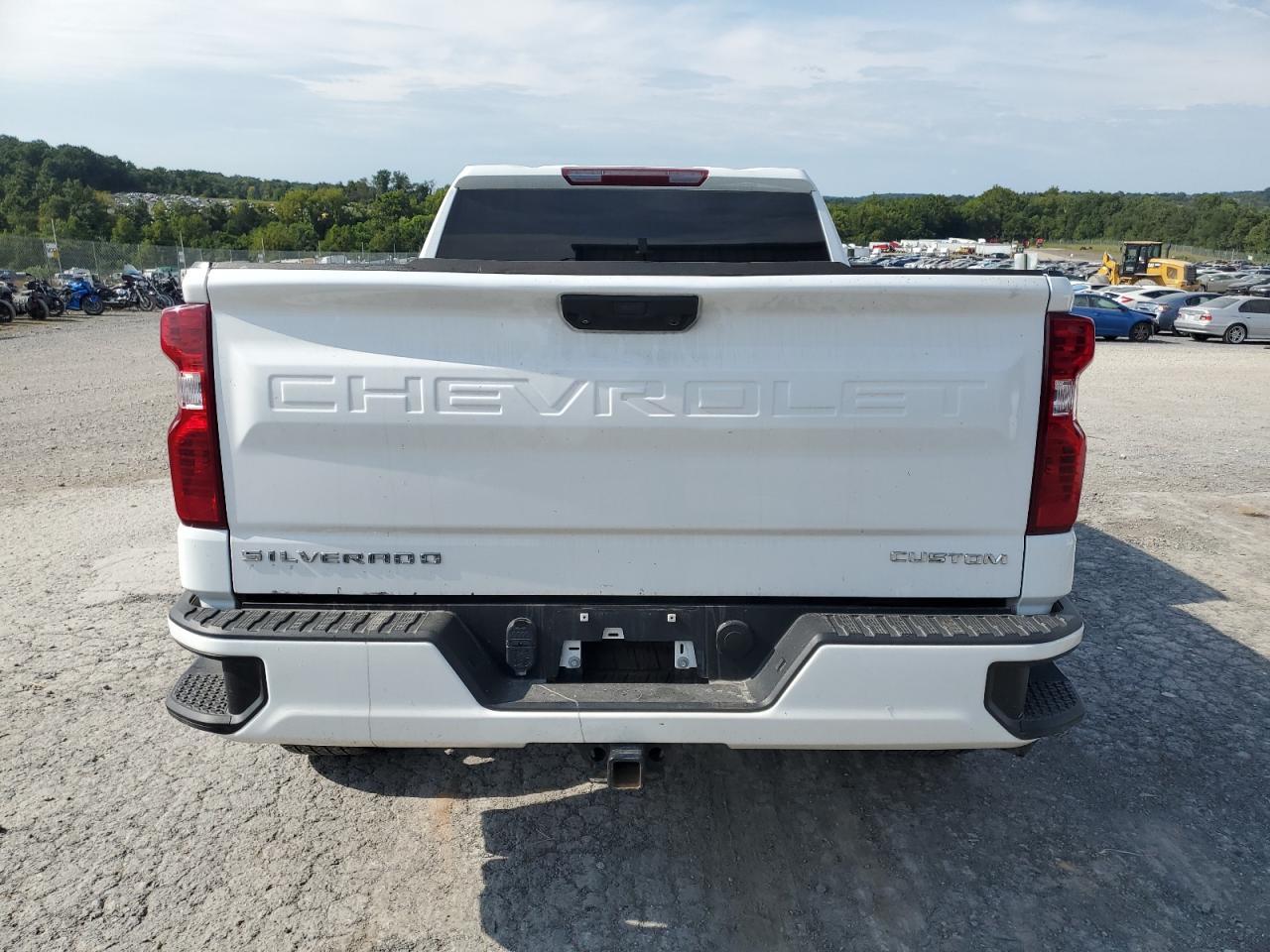 2022 Chevrolet Silverado K1500 Custom - Фото 6