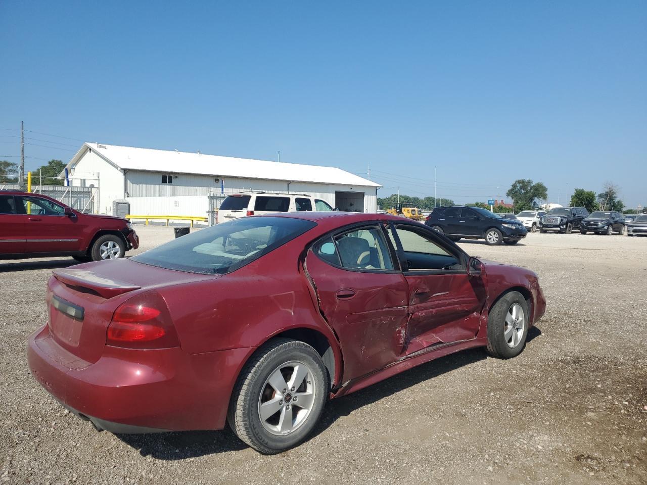 2006 Pontiac Grand Prix - Image 3