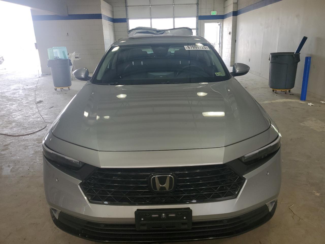 2023 Honda Accord Touring Hybrid - Image 5