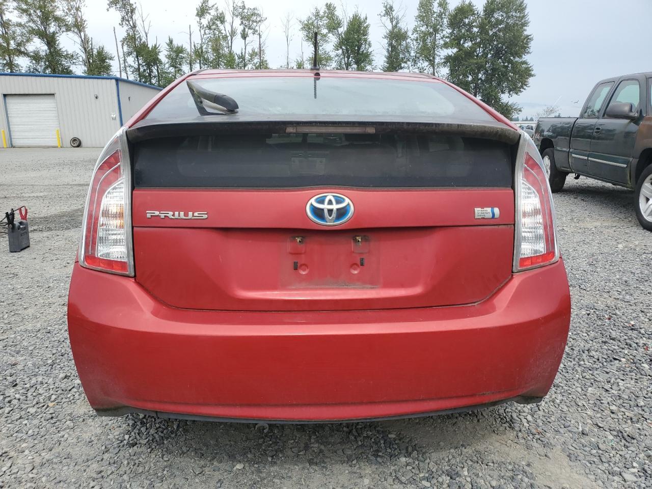 2012 Toyota Prius - Image 6