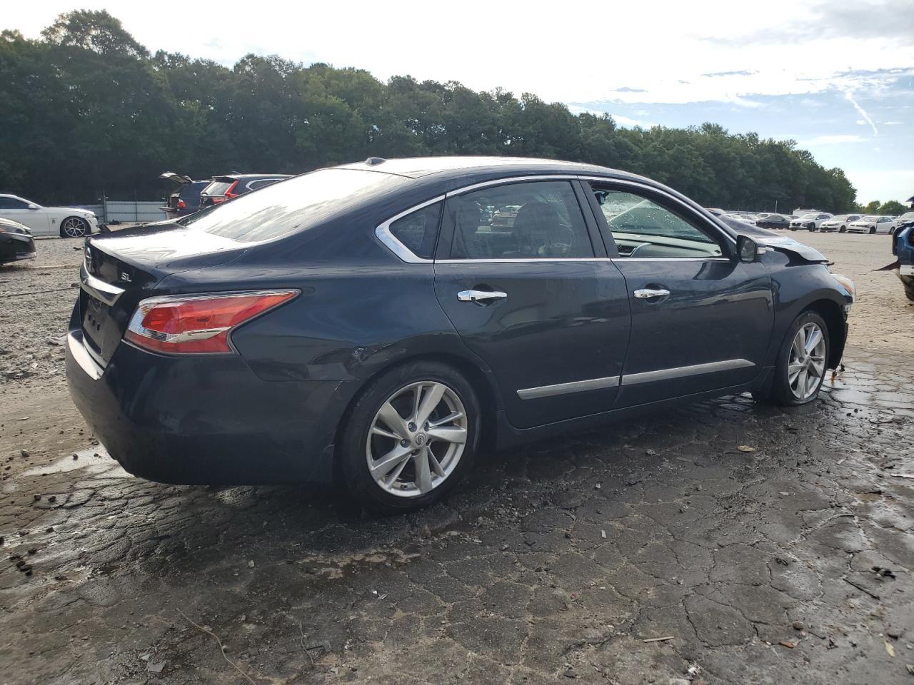 2015 Nissan Altima 2.5 - Image 3