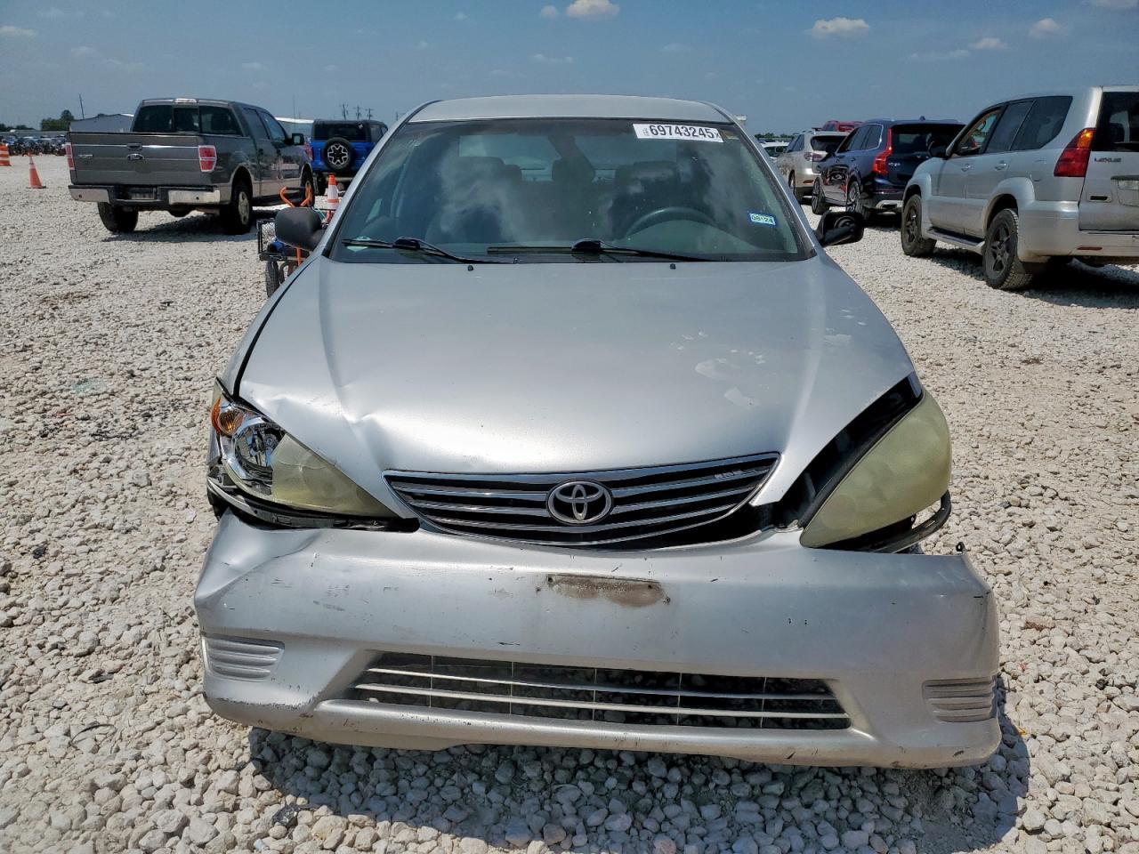 2005 Toyota Camry Le - Image 5