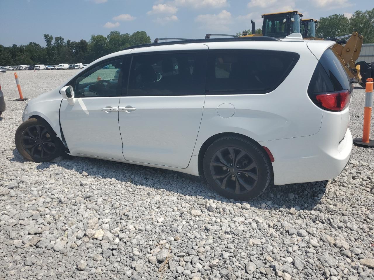 2018 Chrysler Pacifica Touring L - Фото 2