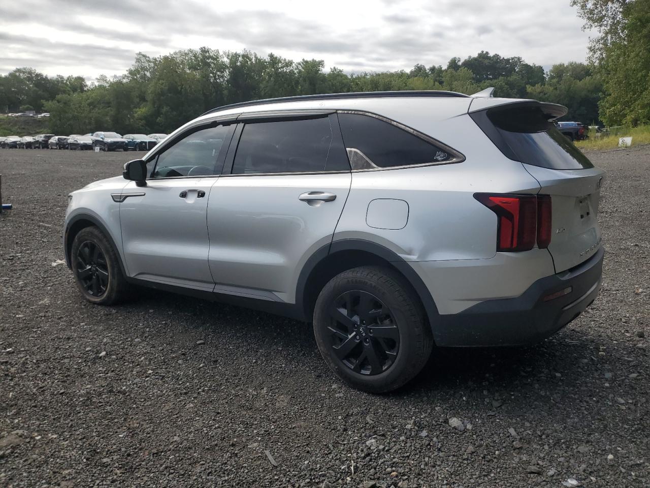2021 Kia Sorento S - Фото 2