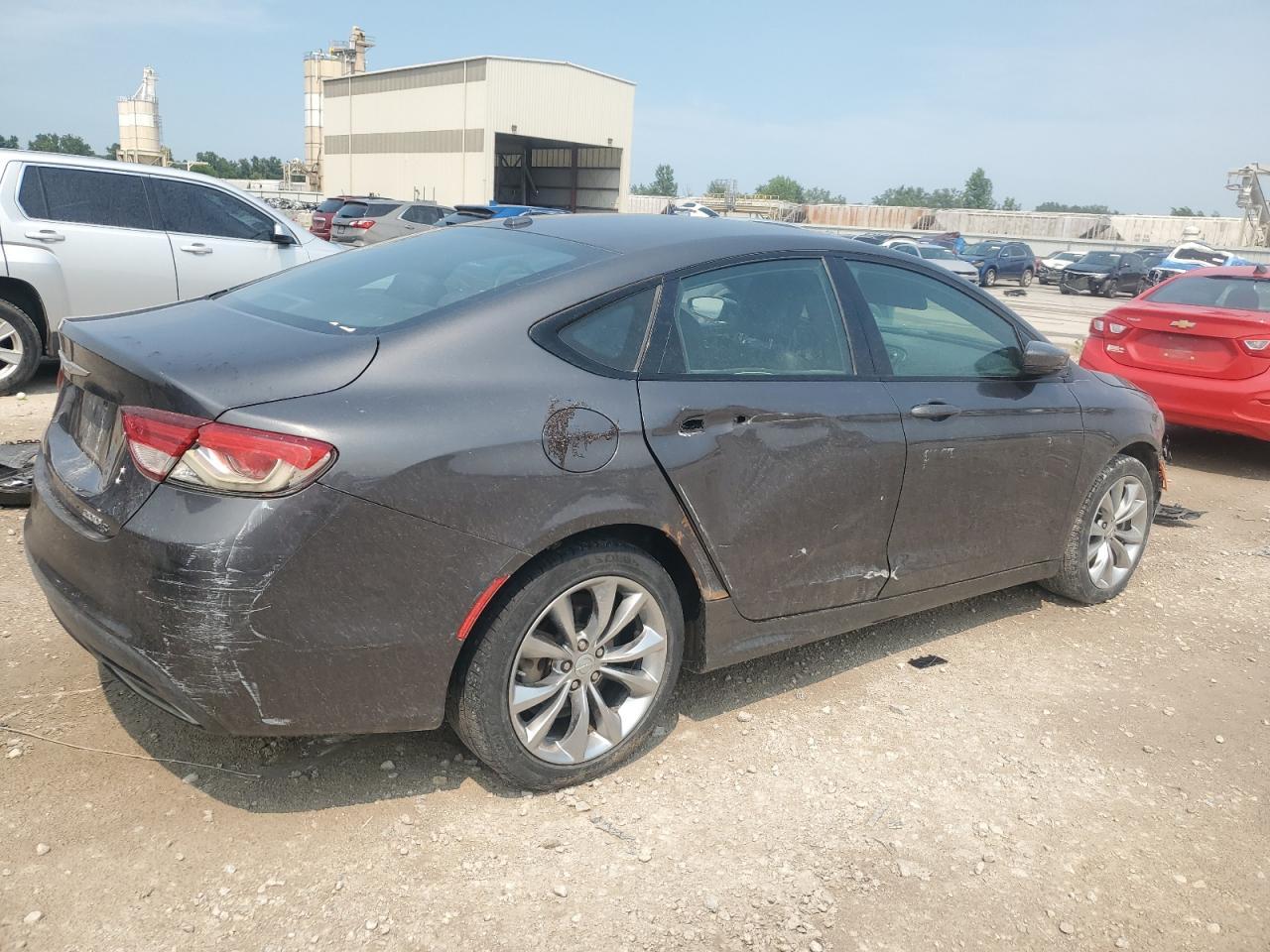 2015 Chrysler 200 S - Image 3