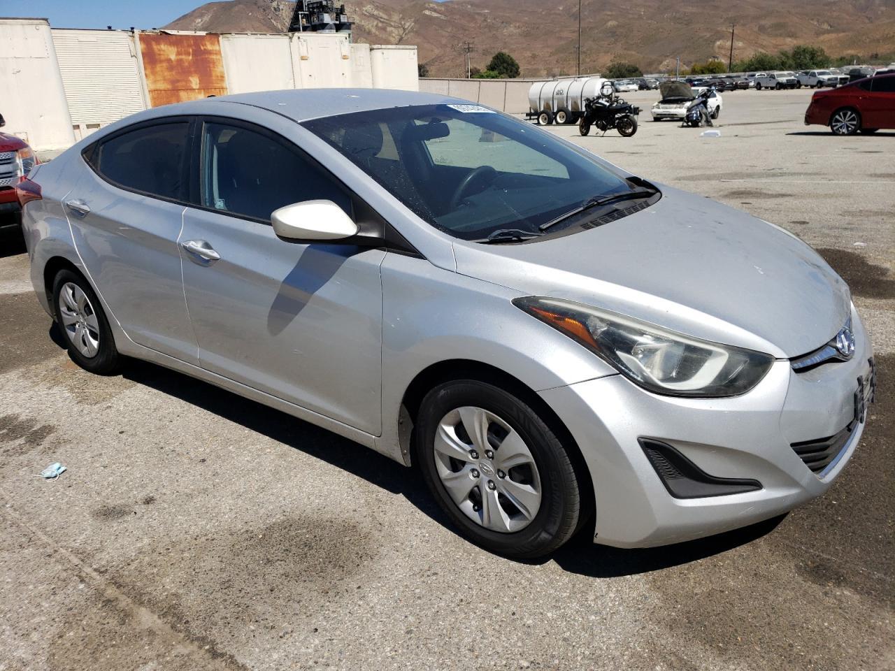 2016 Hyundai Elantra Se - Фото 4