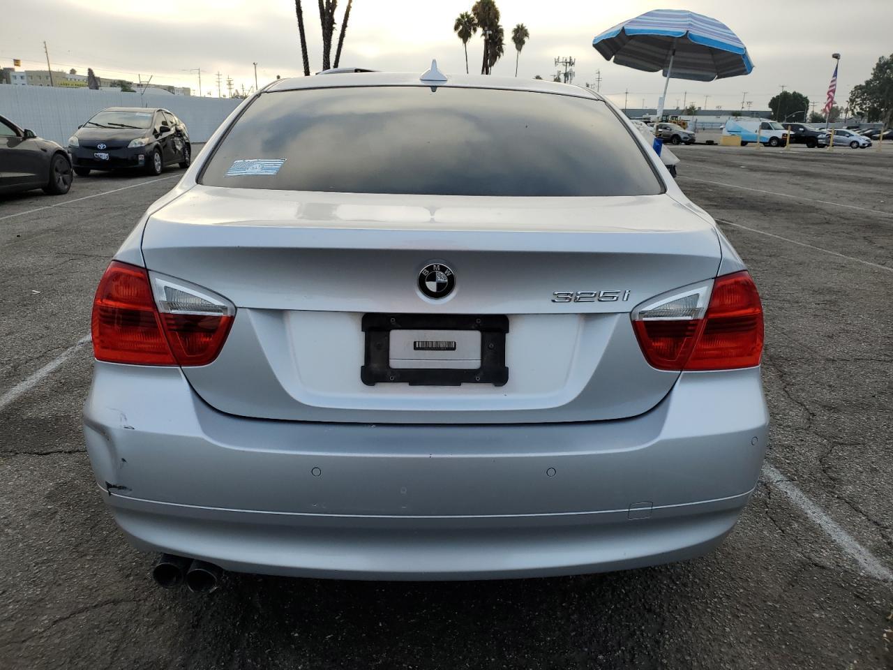 2006 BMW 325 I Automatic - Image 6