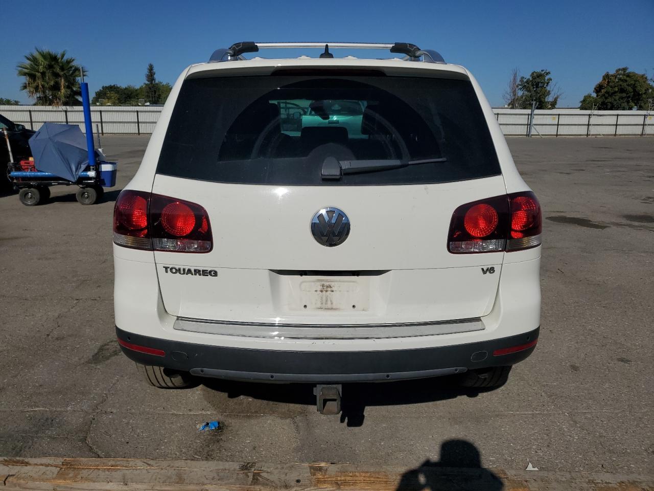 2010 Volkswagen Touareg V6 - Фото 6