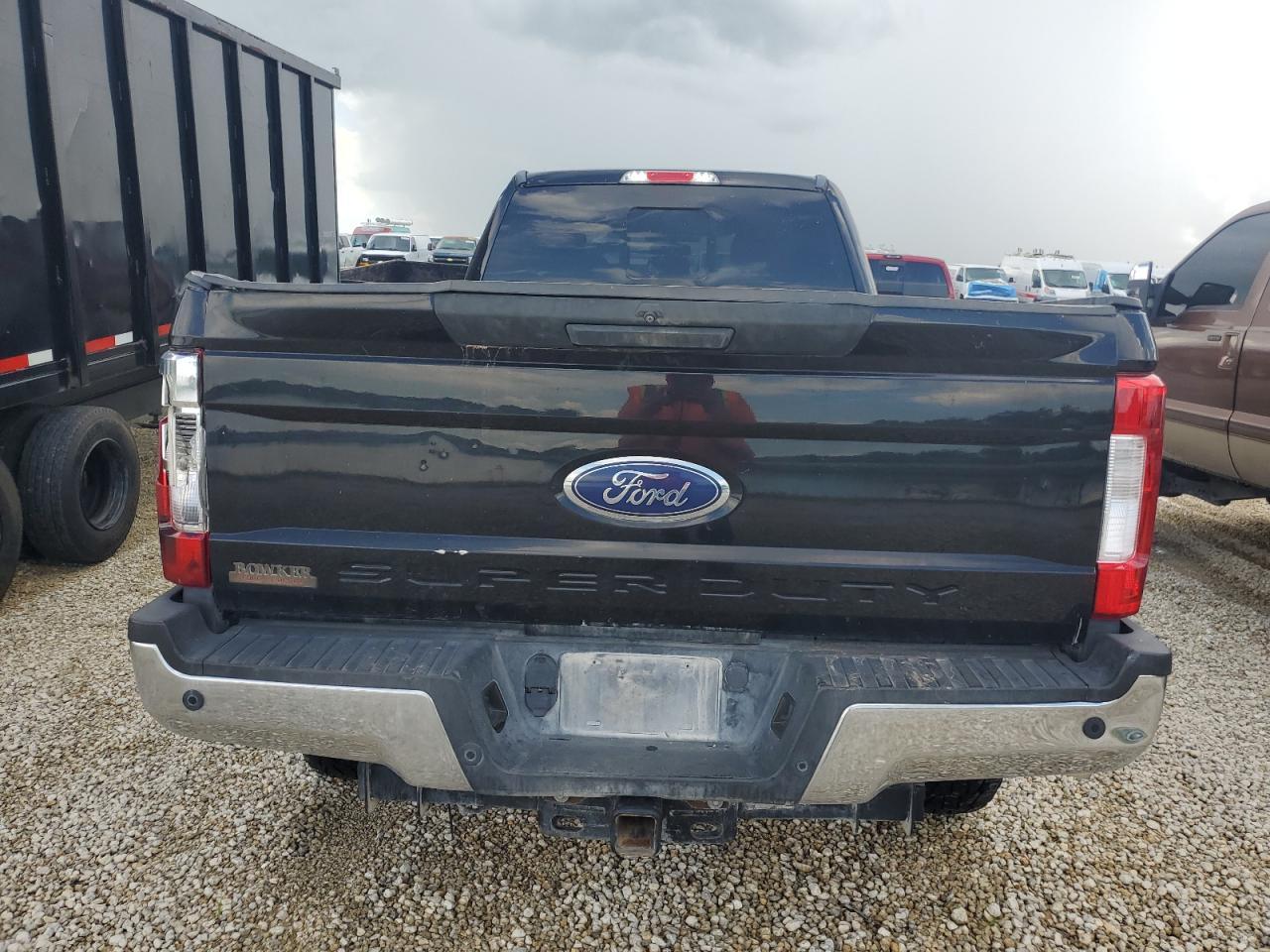 2019 Ford F250 Super Duty - Image 6
