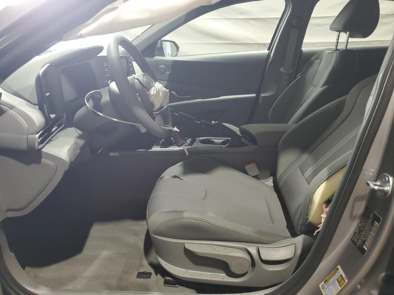 2025 Hyundai Elantra Se - Фото 7