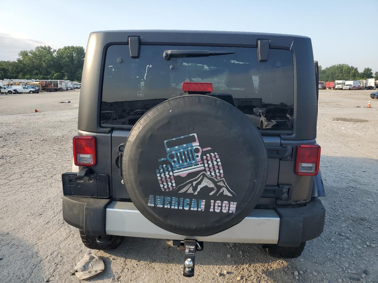 2014 Jeep Wrangler Sahara - Image 6