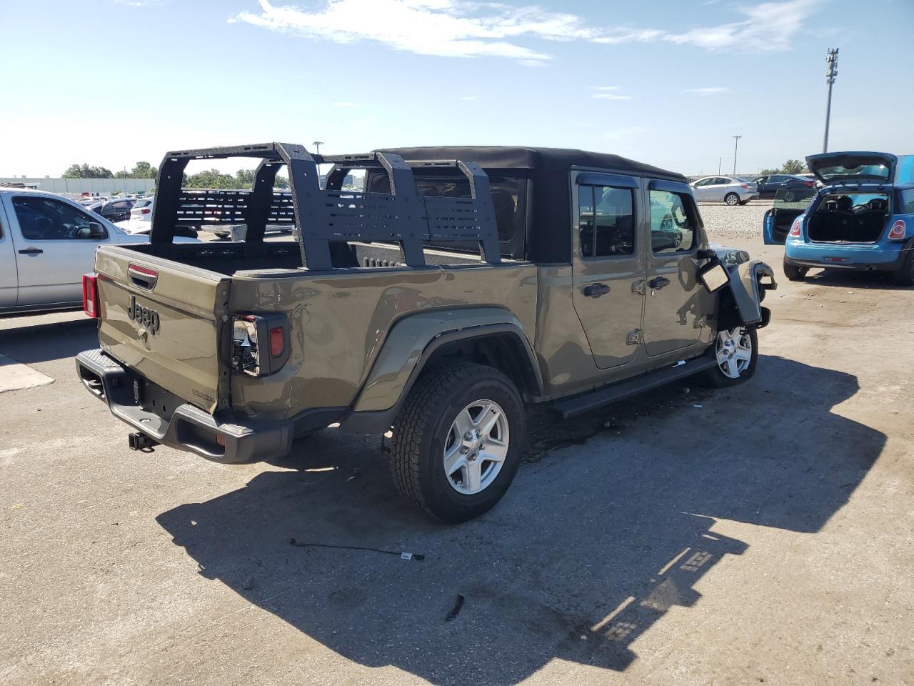 2020 Jeep Gladiator Sport - Image 3