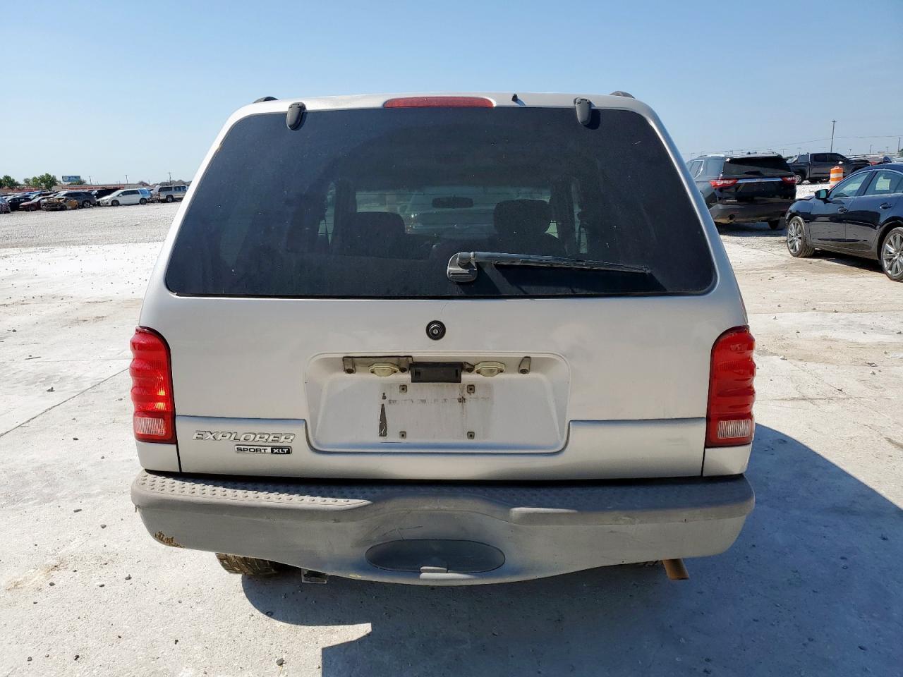 2003 Ford Explorer Sport - Image 6