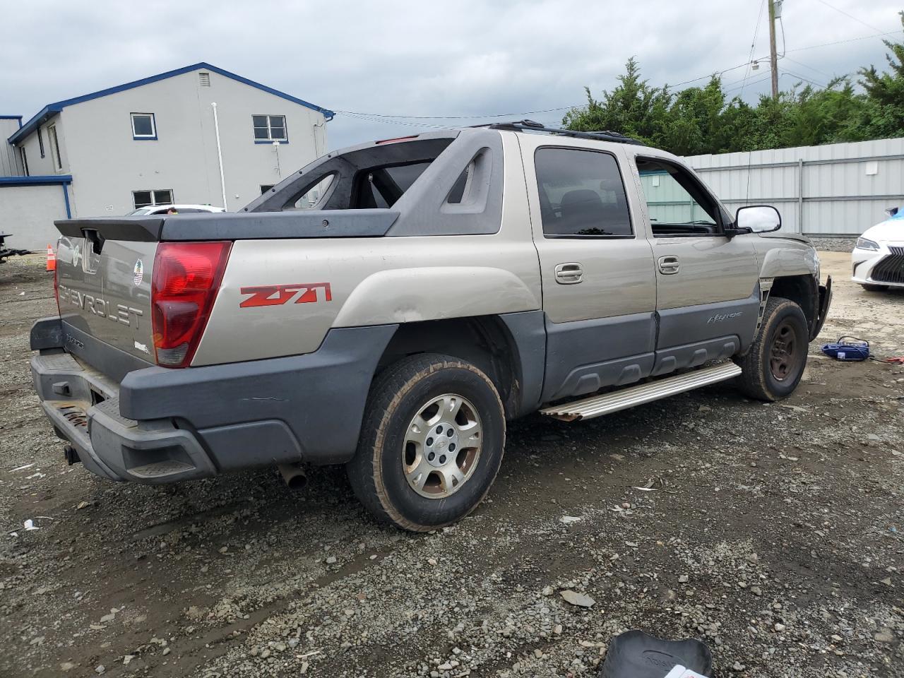 2003 Chevrolet Avalanche K1500 - Image 3