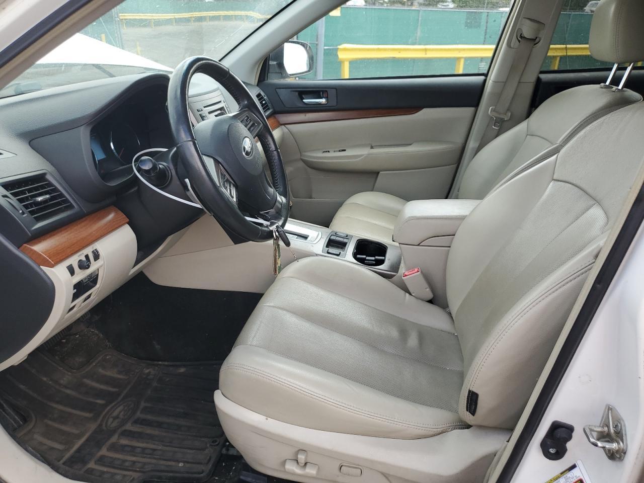 2013 Subaru Outback 2.5I Limited - Image 7