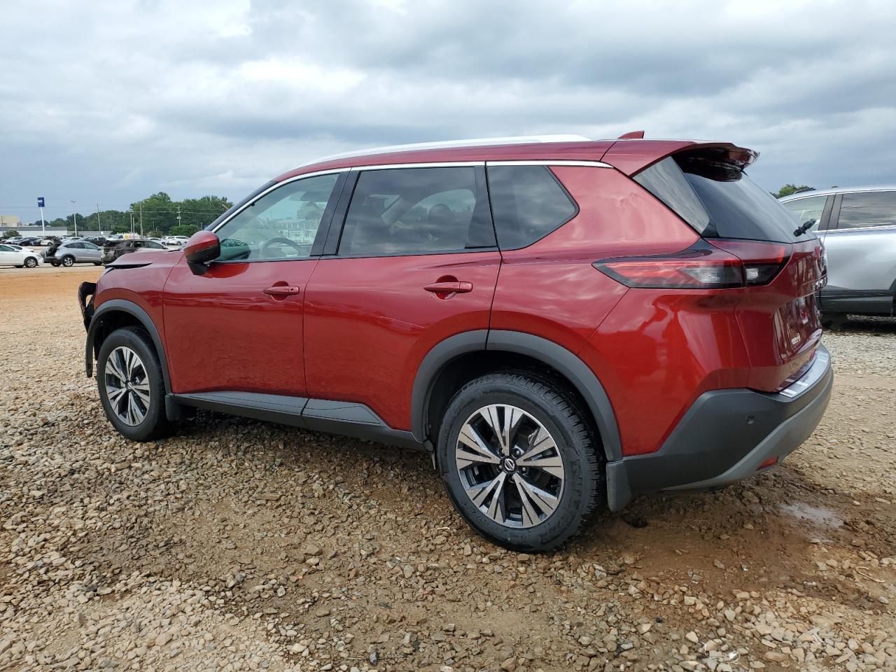 2021 Nissan Rogue Sv - Image 2