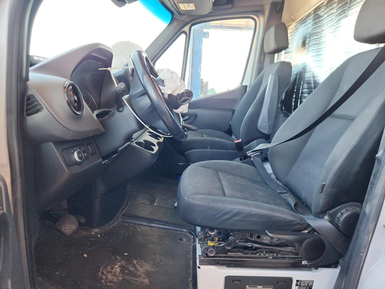 2021 Mercedes-Benz Sprinter 2500 - Image 7