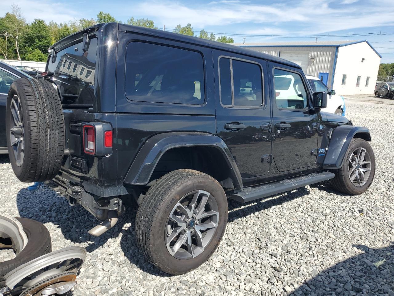 2024 Jeep Wrangler 4Xe - Image 3