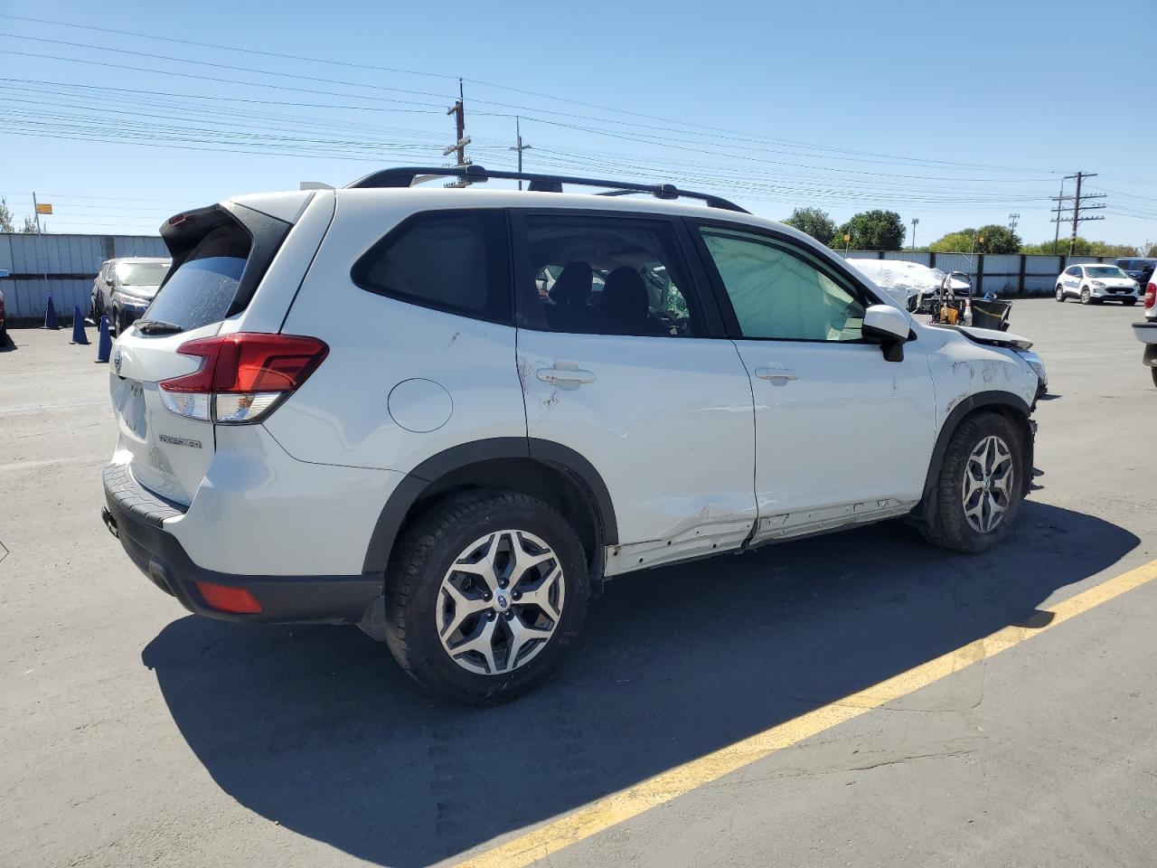 2019 Subaru Forester Premium - Image 3