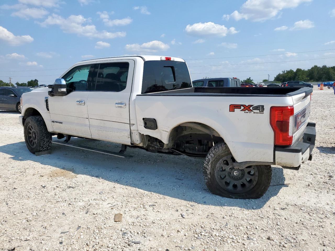 2019 Ford F250 Super Duty - Фото 2