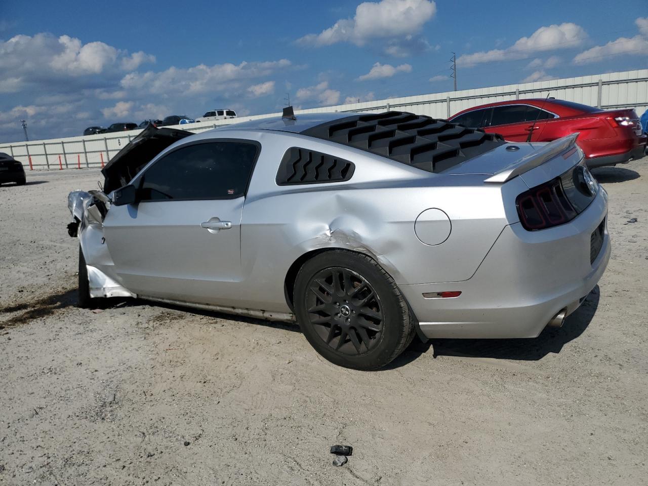 2014 Ford Mustang - Фото 2