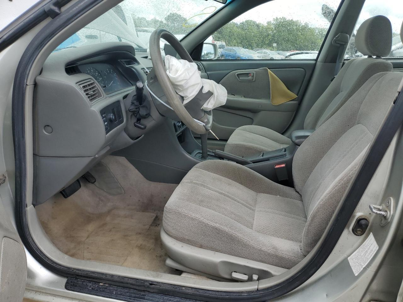 2001 Toyota Camry Ce - Фото 7