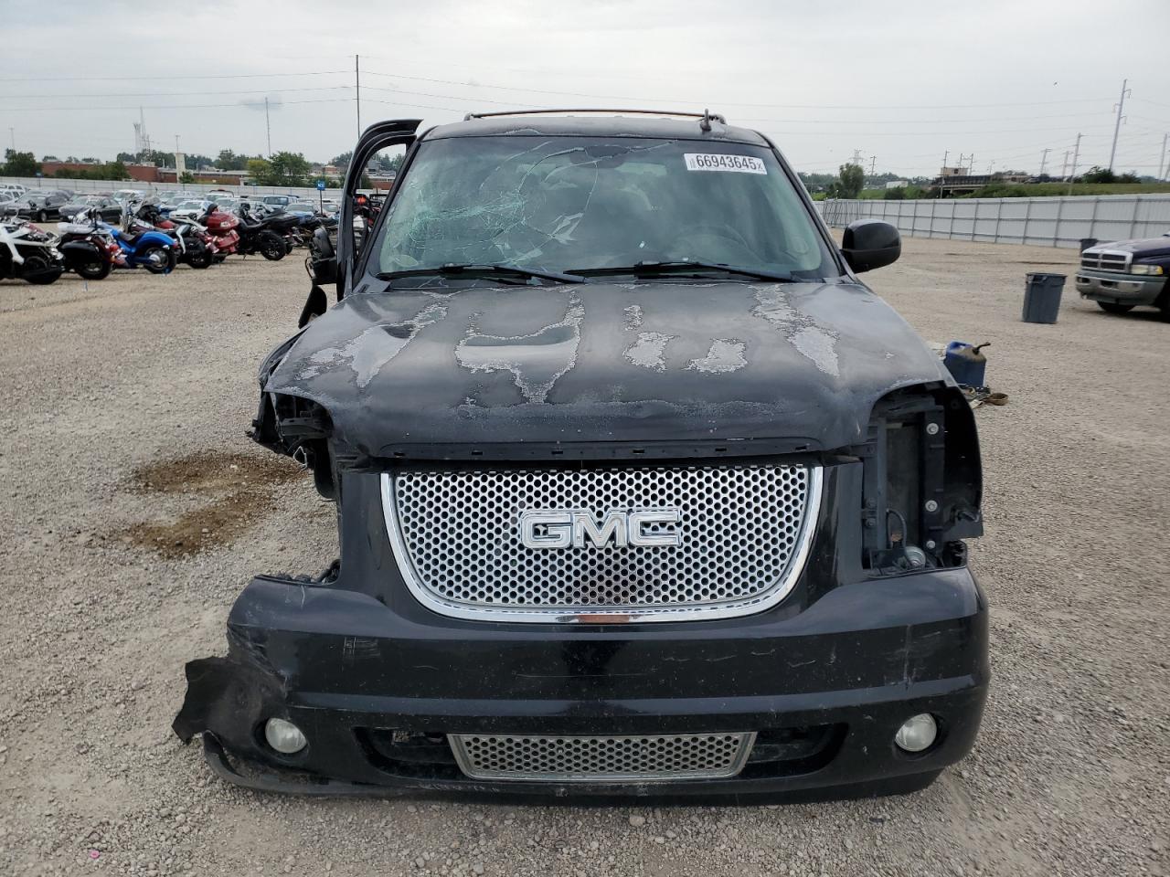 2007 GMC Yukon Denali - Image 5