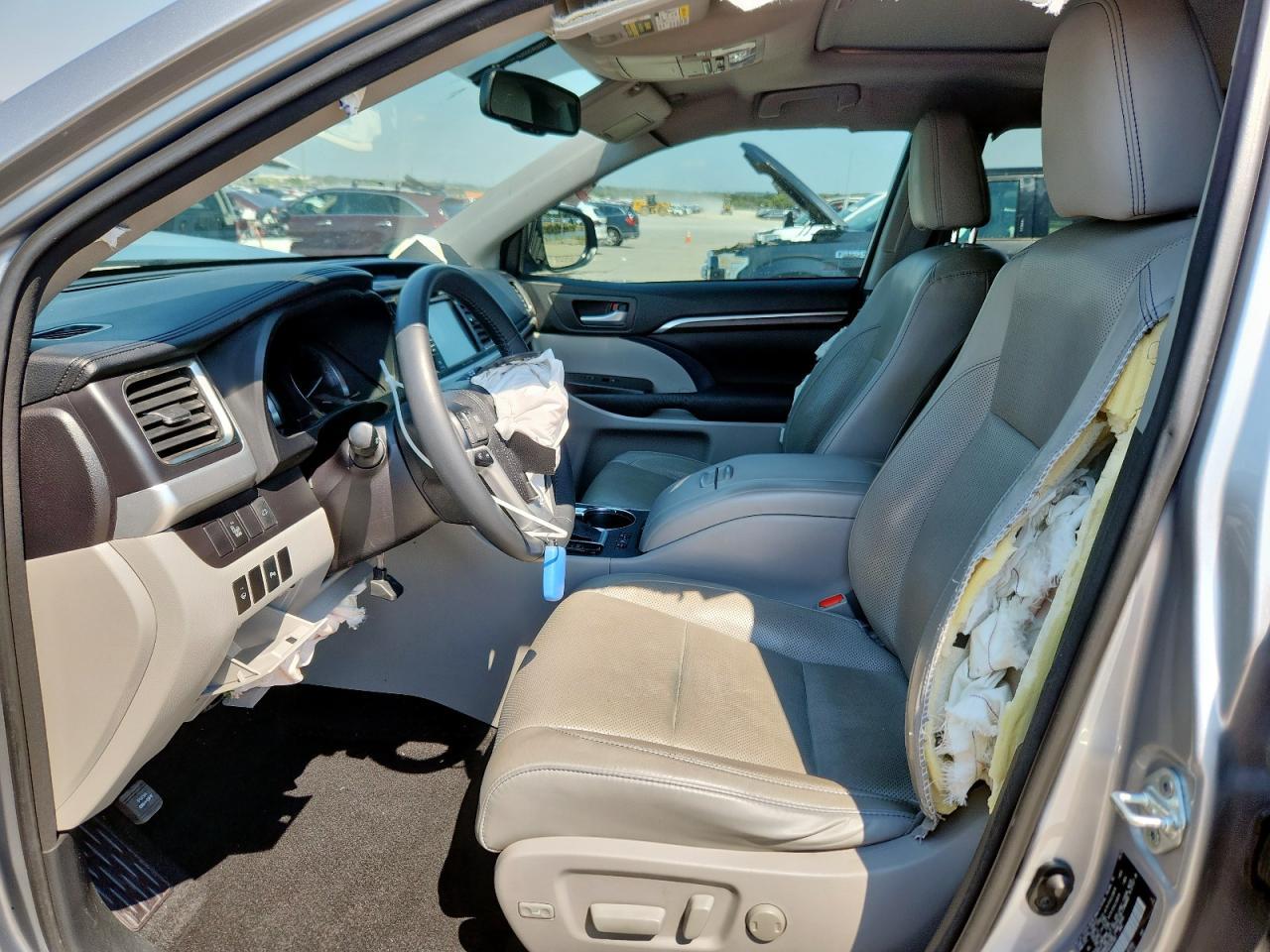 2016 Toyota Highlander Limited - Image 7