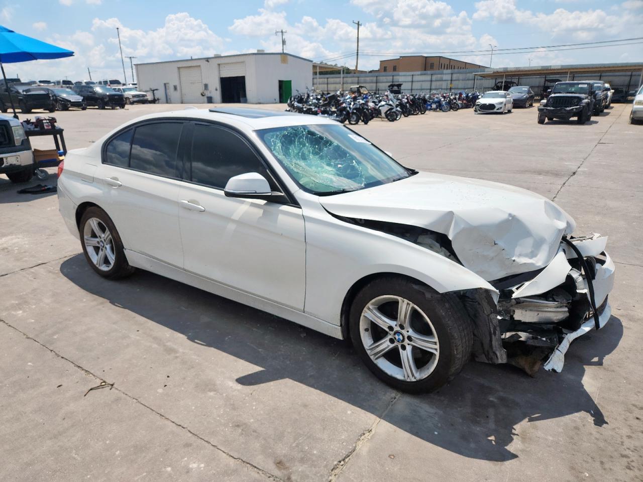 2014 BMW 328 Xi Sulev - Image 4
