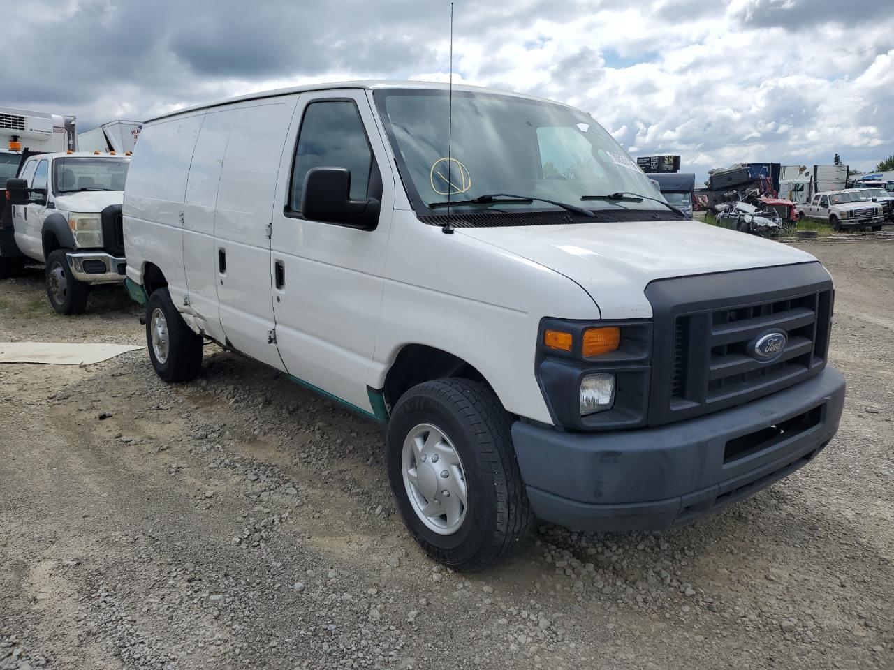 2012 Ford Econoline E250 Van - Фото 4
