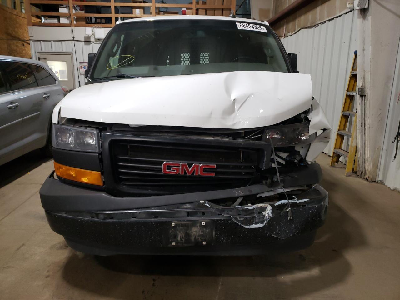 2018 GMC Savana G2500 - Фото 5