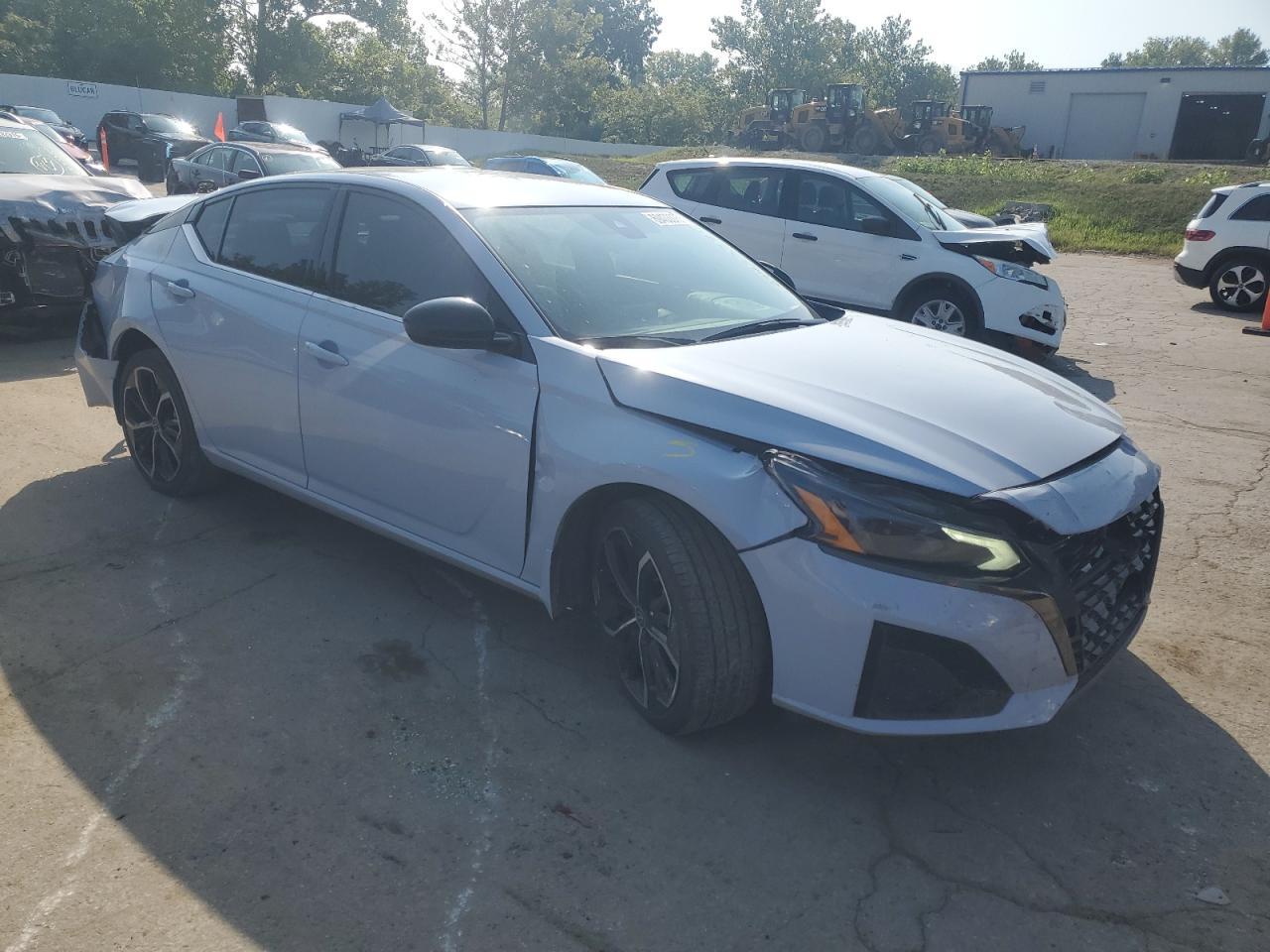 2023 Nissan Altima Sr - Фото 4