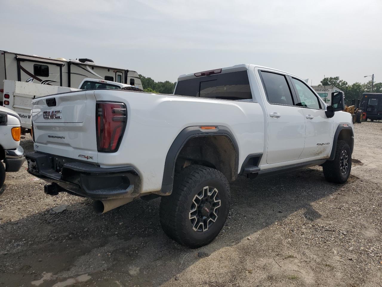 2024 GMC Sierra K2500 At4X - Image 3