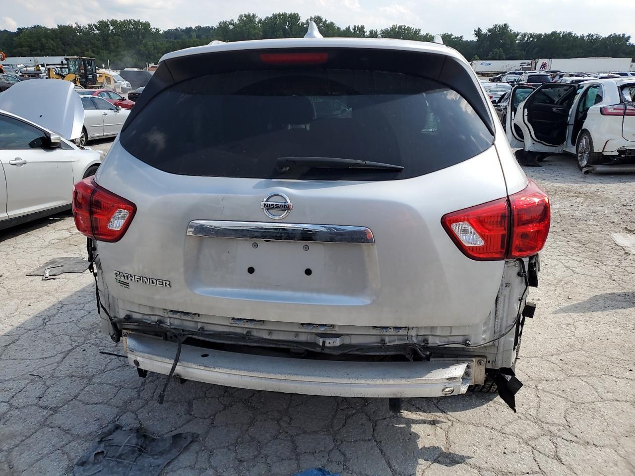 2020 Nissan Pathfinder S - Фото 6