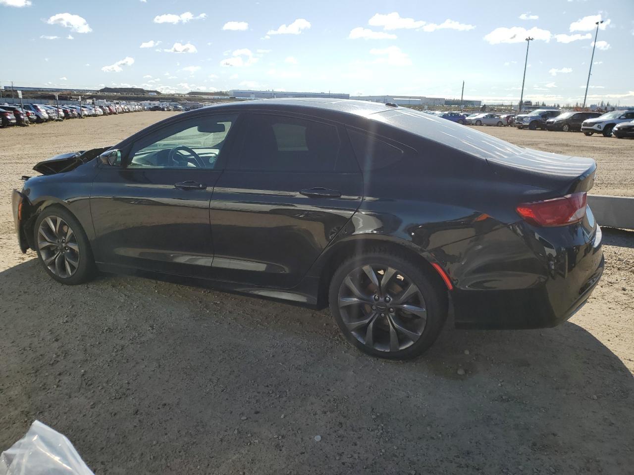 2016 Chrysler 200 S - Фото 2