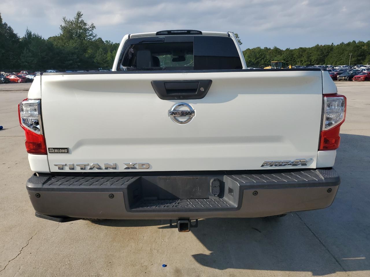 2018 Nissan Titan Xd Sl - Image 6