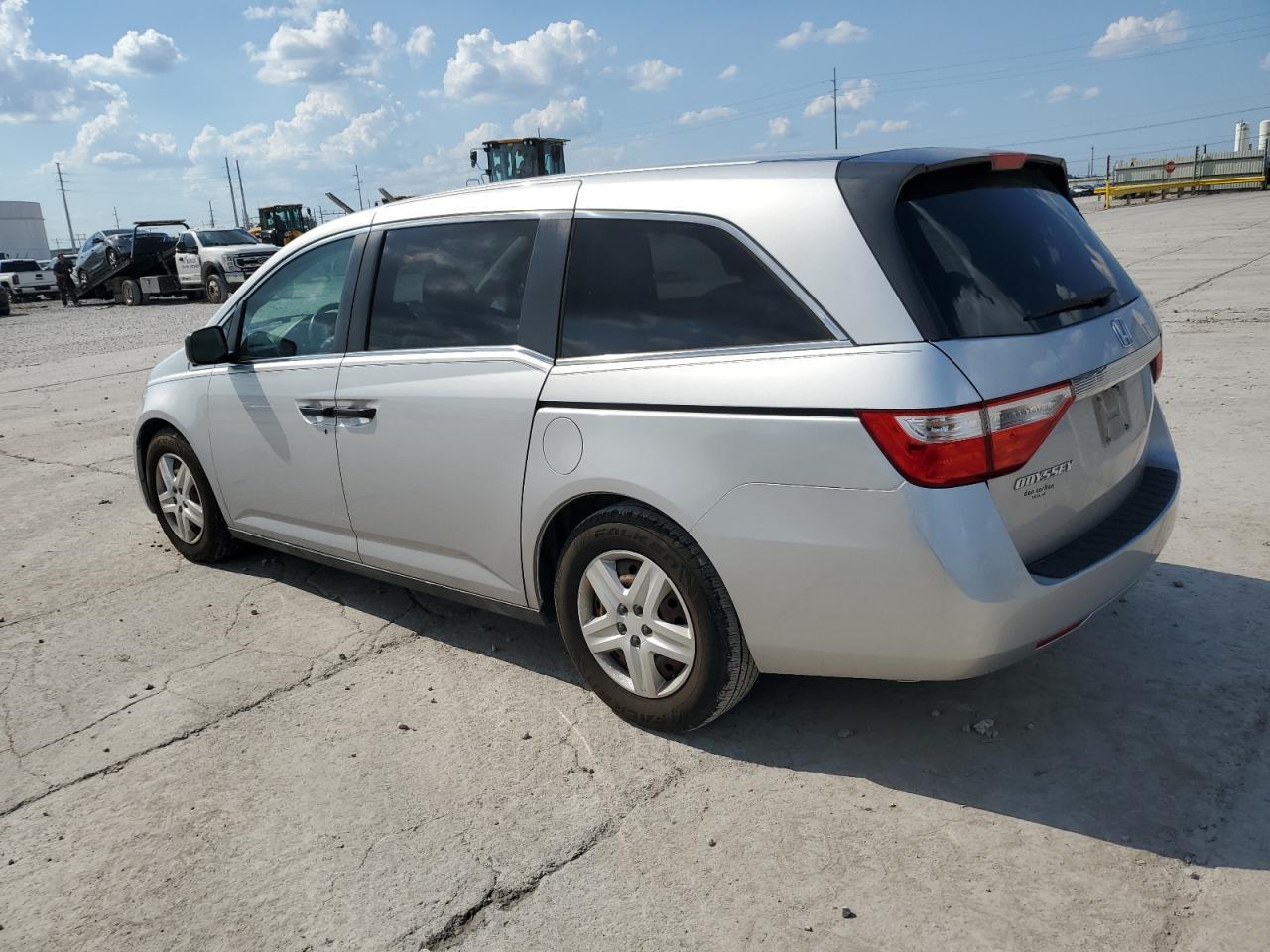 2013 Honda Odyssey Lx - Фото 2