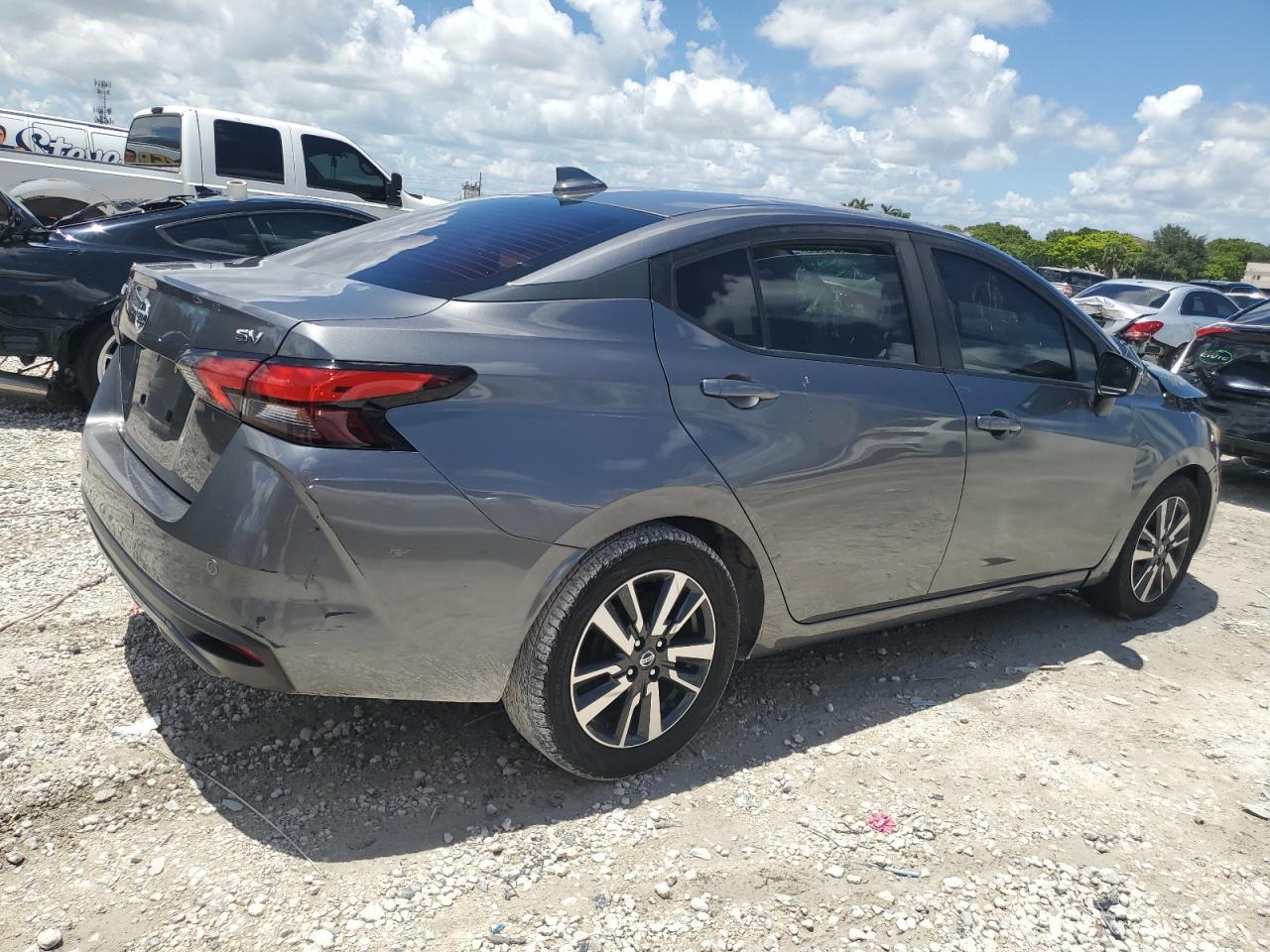 2020 Nissan Versa Sv - Фото 3
