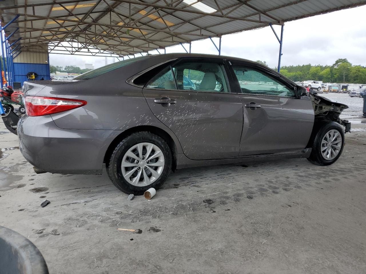 2017 Toyota Camry Le - Фото 3