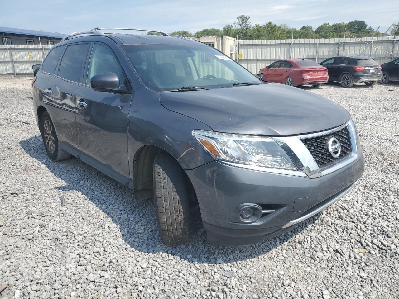 2014 Nissan Pathfinder S - Image 4