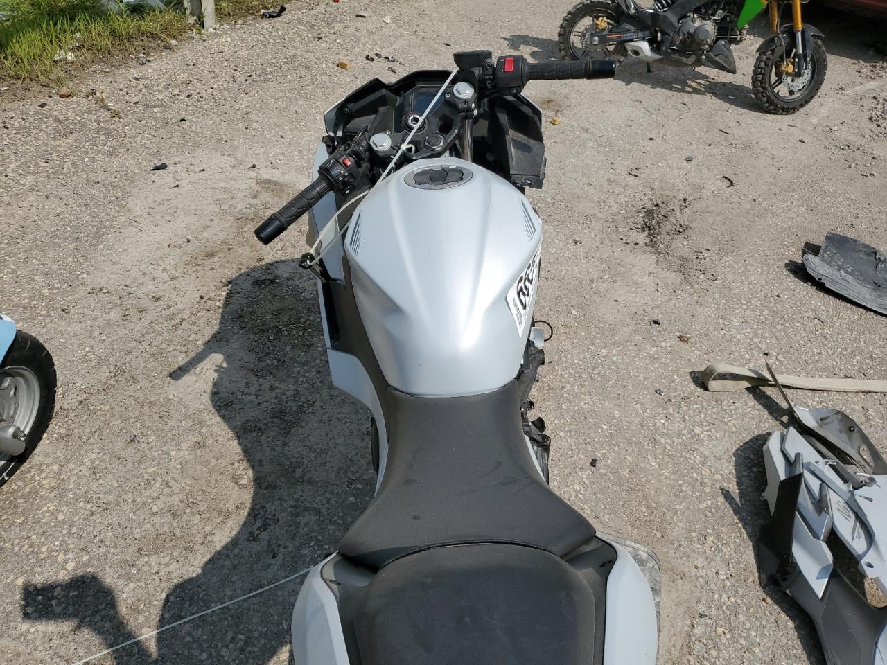 2025 Kawasaki Ex500 - Фото 6
