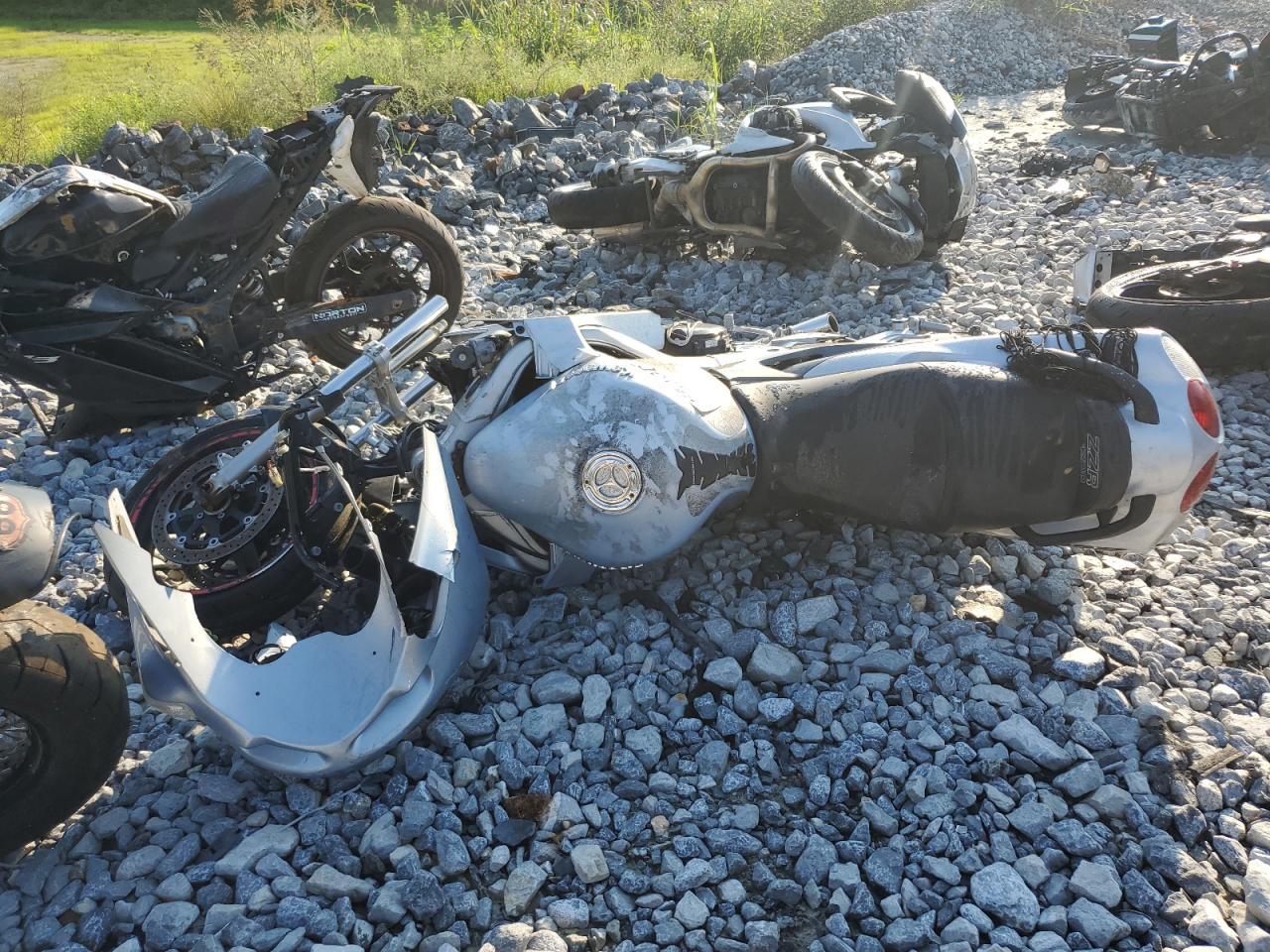 2004 Kawasaki Zx1200 C - Image 3
